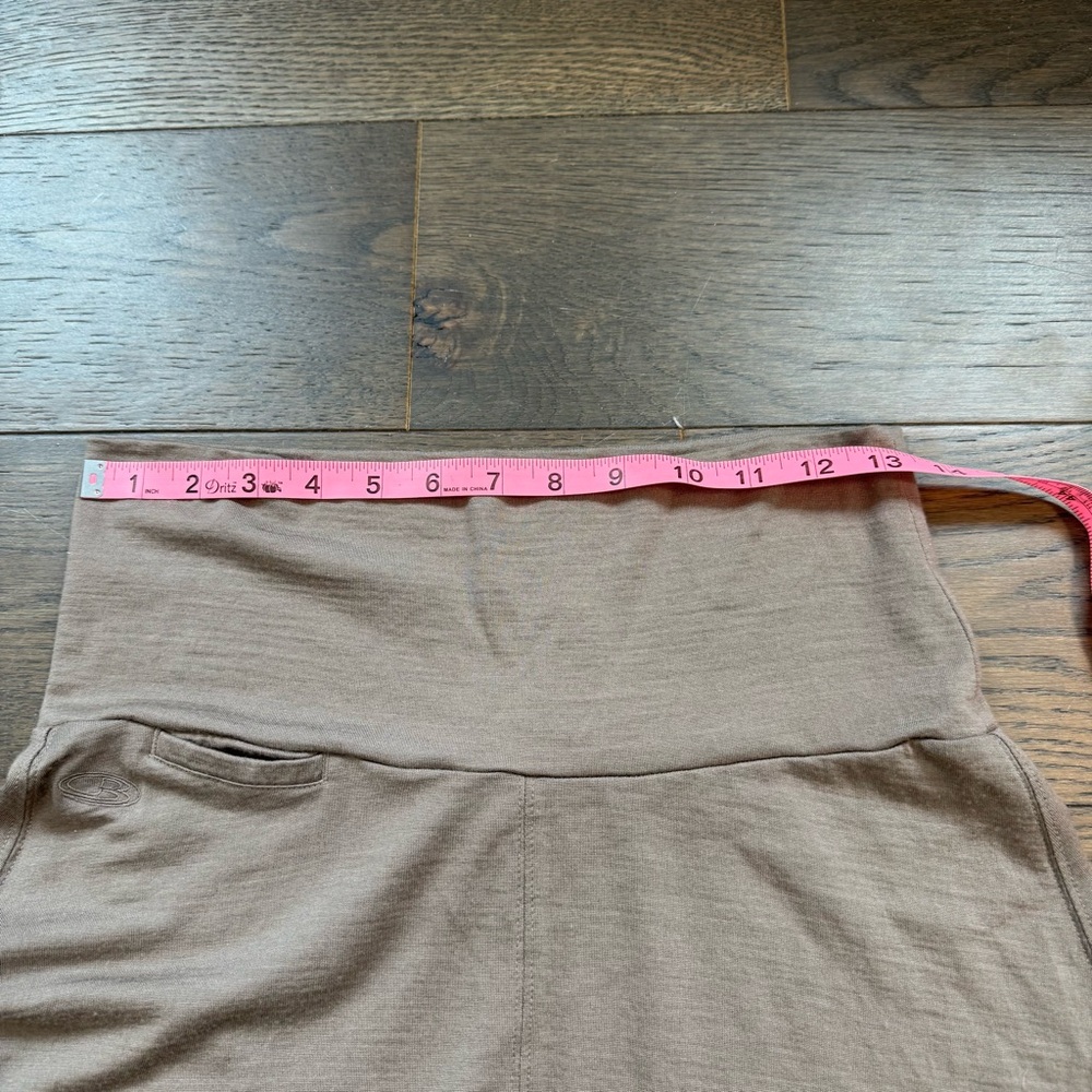 Icebreaker Skirt Sz Medium. Tan with Brown Floral Print - Picture 6 of 10